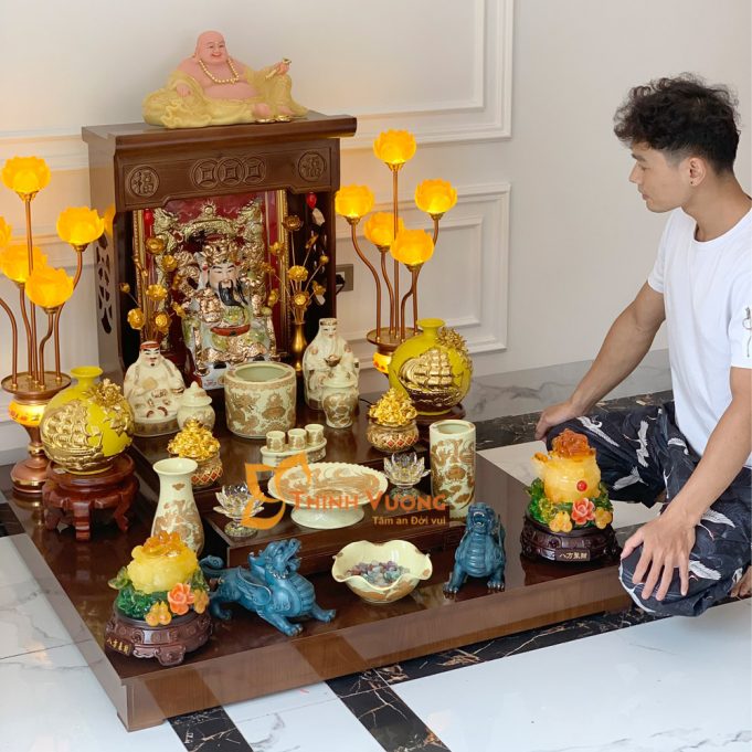 Bàn thờ thần tài gỗ thông mỹ hiện đại đẹp