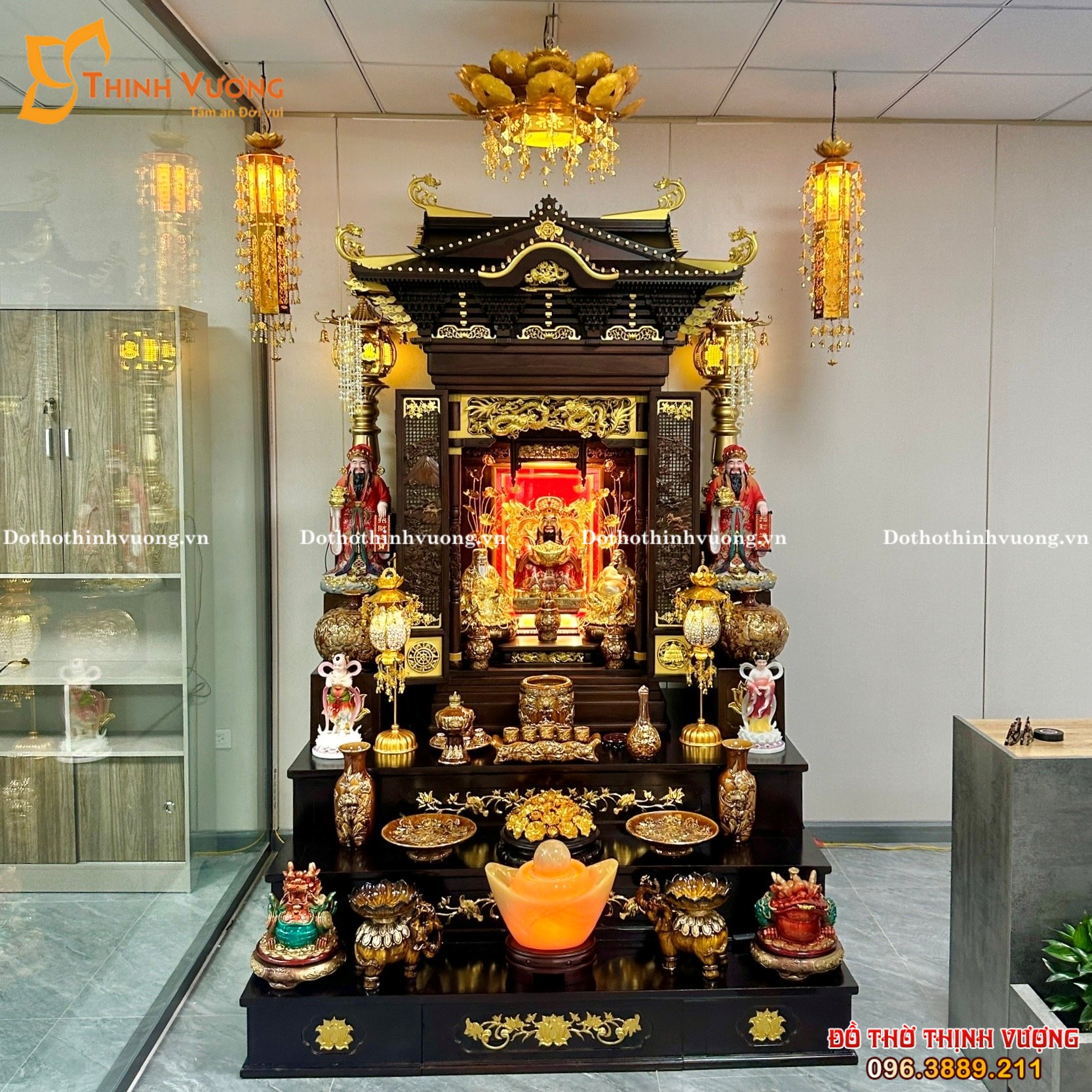 Bộ Ban Thờ Mái Nhật Vip + Đồ Thờ Men Hoàng Thổ Vẽ Vàng